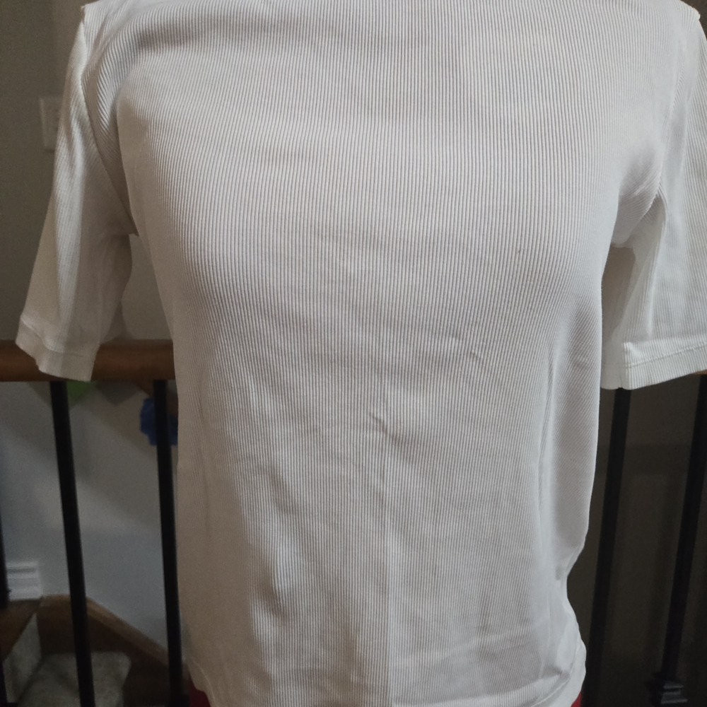 Uniqlo White Ribbed Tee